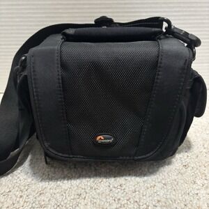 LowePro LP107 Protective Camera Shoulder Strap Bag Padded Carrying Case BK 8x5x5
